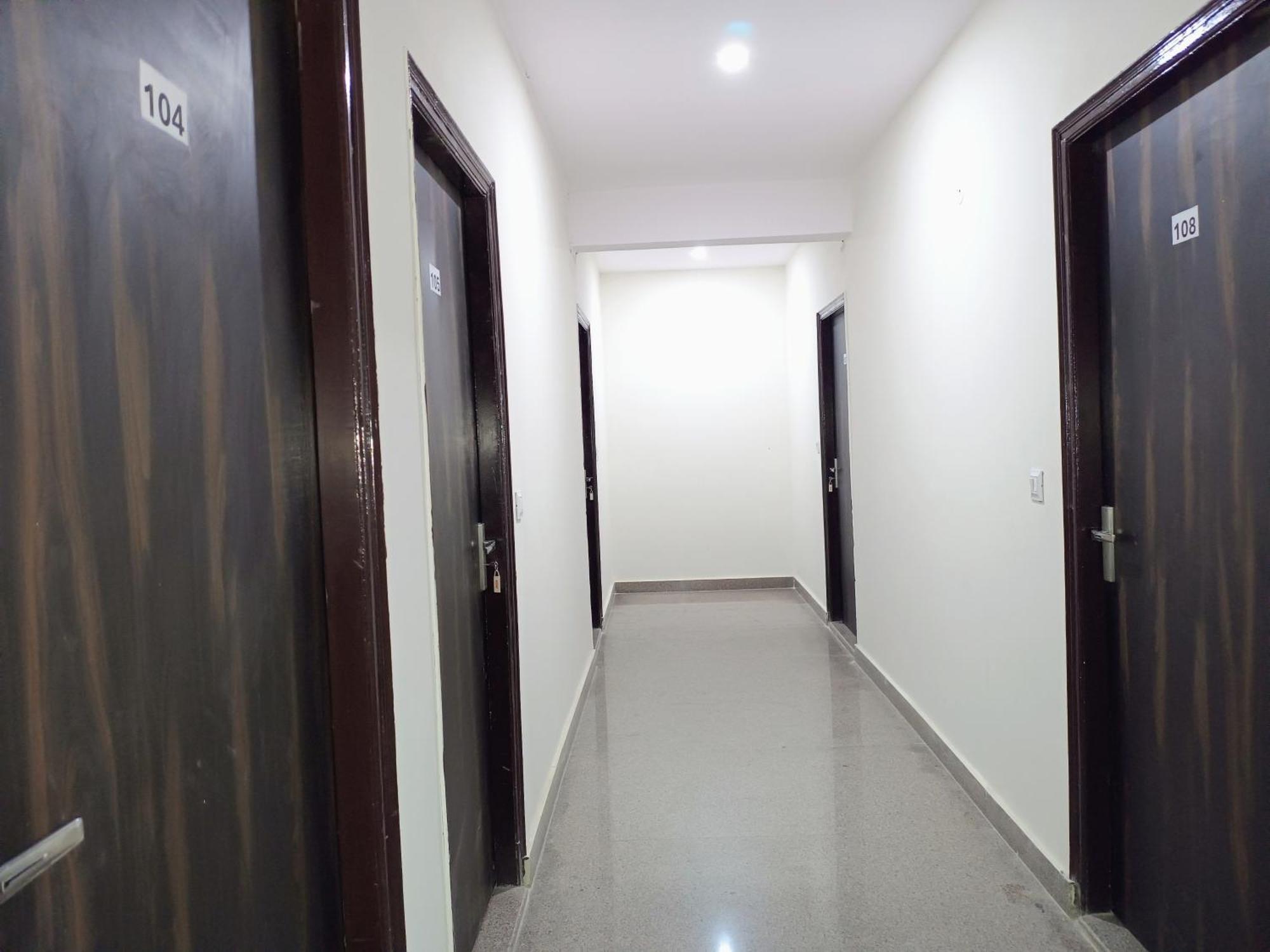 Hotel Krishna Tower Delhi  Eksteriør bilde