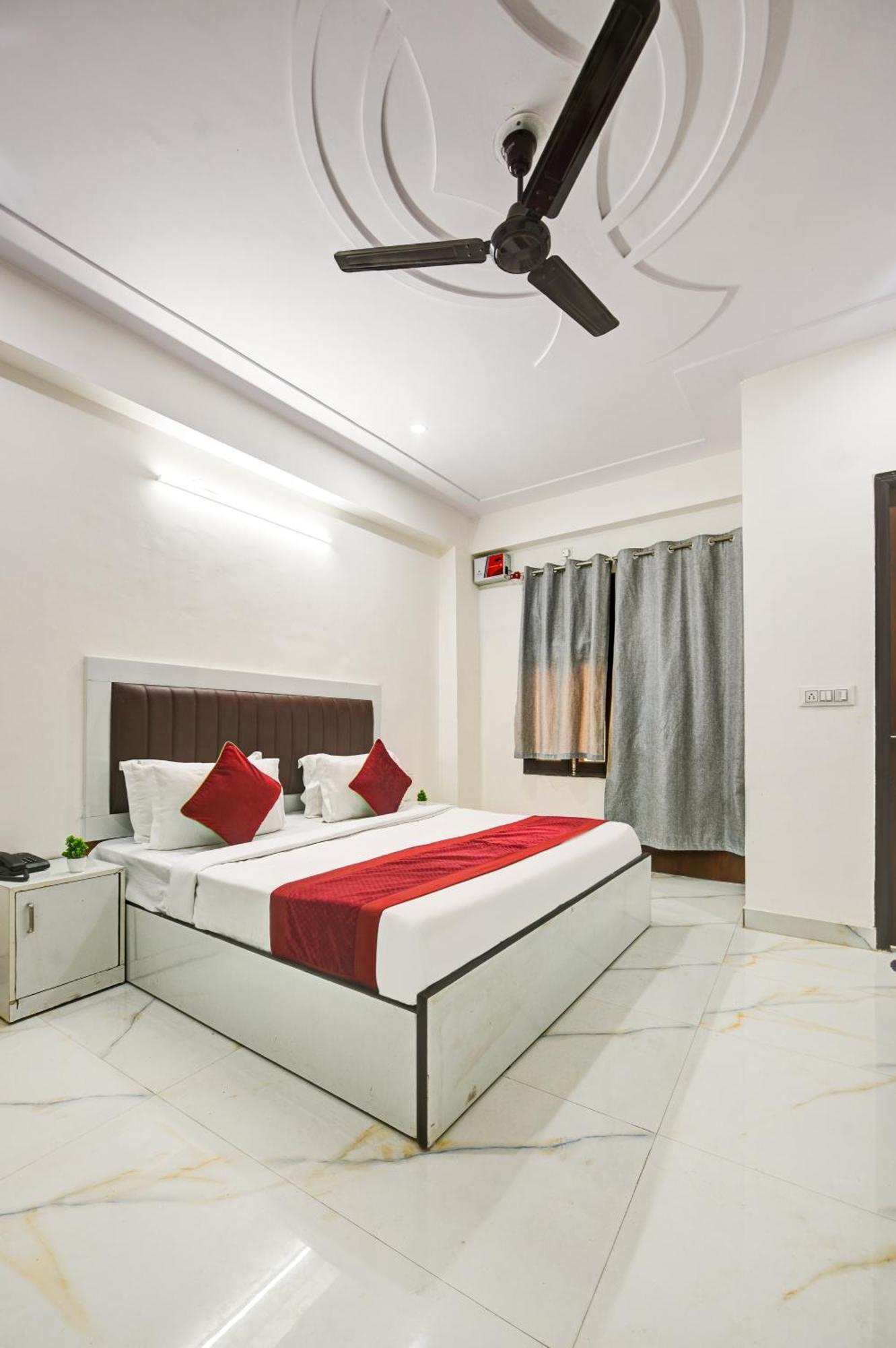 Hotel Krishna Tower Delhi  Eksteriør bilde