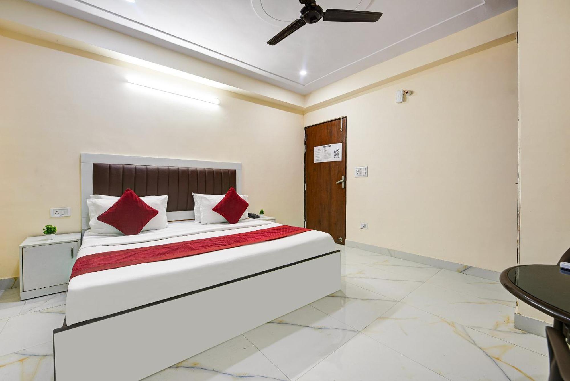 Hotel Krishna Tower Delhi  Eksteriør bilde